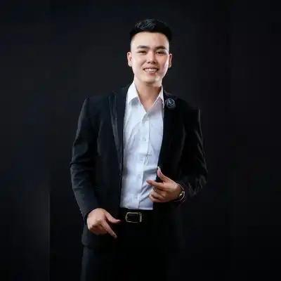 王明